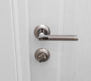 Противопожарные, технические и входные двери